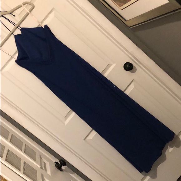 Blue full length gown w beaded circle size 13/14 - Picture 3 of 7